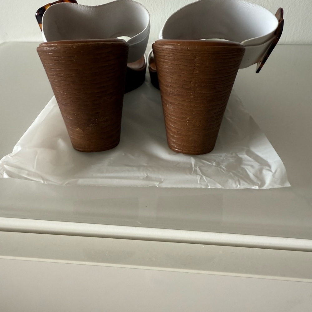 NWOT White Wedge Sandals - Picture 4 of 5